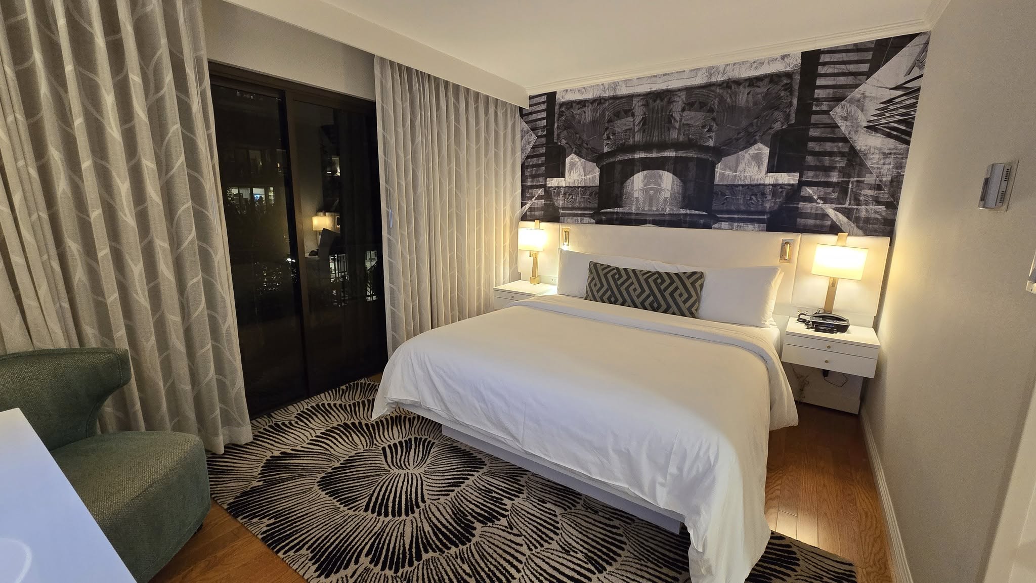 Avenue of the Arts Costa Mesa, a Tribute Portfolio Hotel - Photo 2