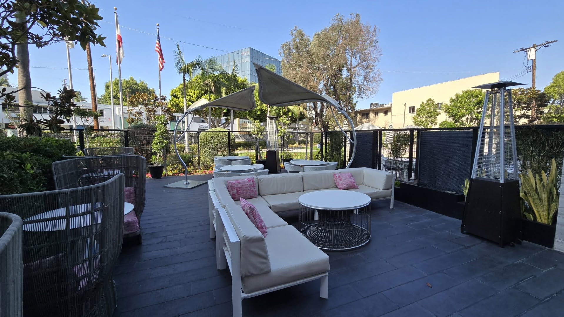 Beverly Hills Marriott - Photo 16